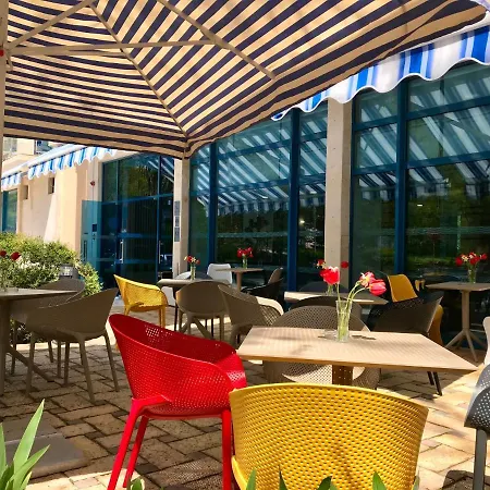 Bsa 4* غولدن ساندز